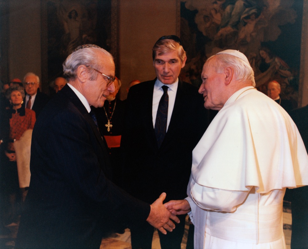 Jean Kahn et Jean-Paul II.